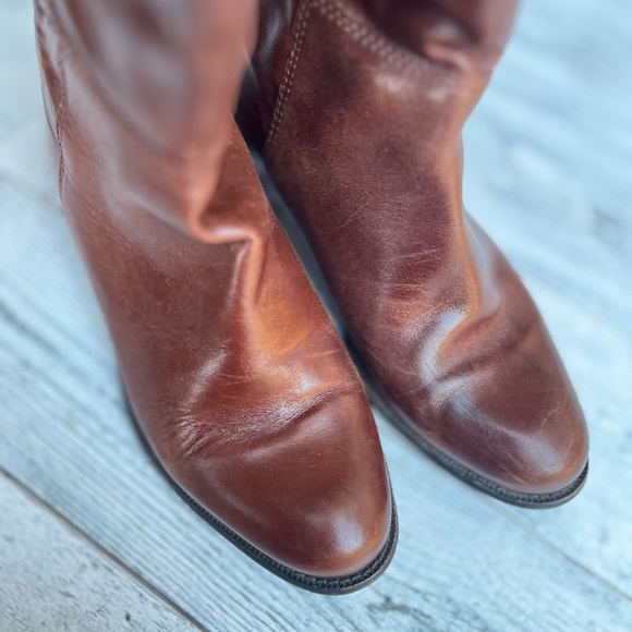 VANELI 8.5 BROWN ITALIAN LEATHER RIDING BOOTS STRETCHY KNEE SHORT BLOCK HEEL - Picture 2 of 16